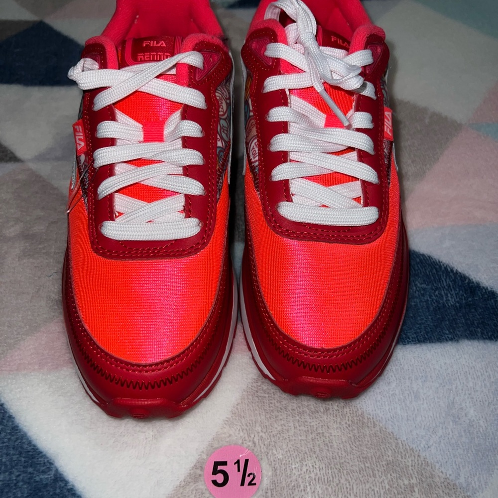 FILA RENNO VALENTINES DAY SHOES size 5 1/2 - Picture 4 of 9
